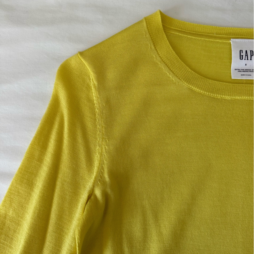 Gap Merino Wool Sweater. Worn once. Size Small. Yellow.